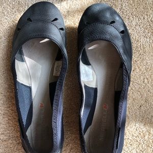 Merrell women’s flats size 8